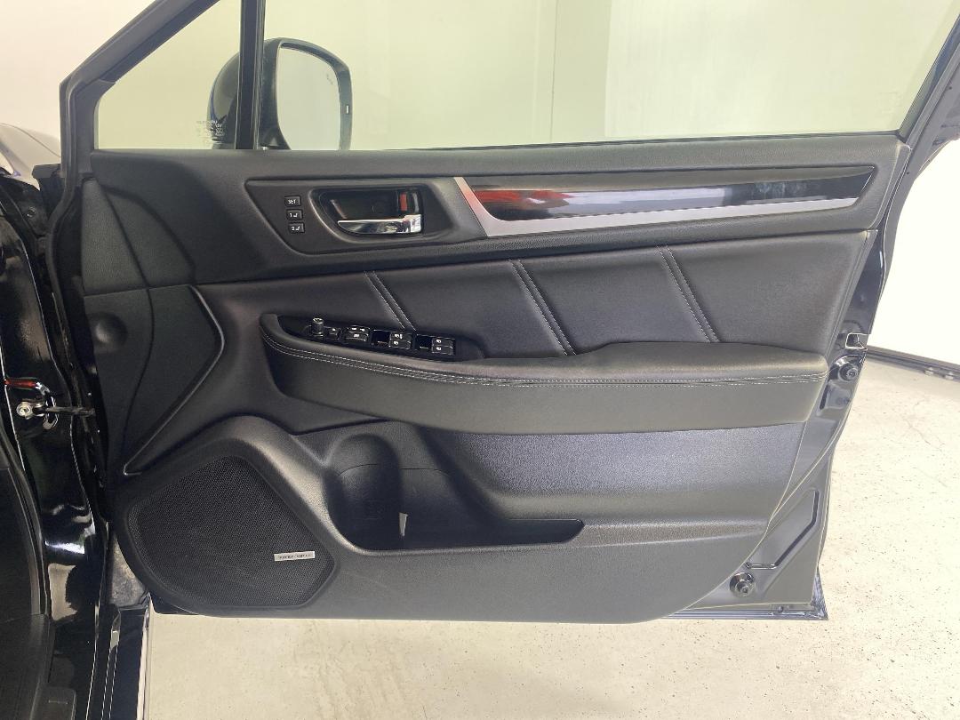 Photo '15' of Subaru Legacy