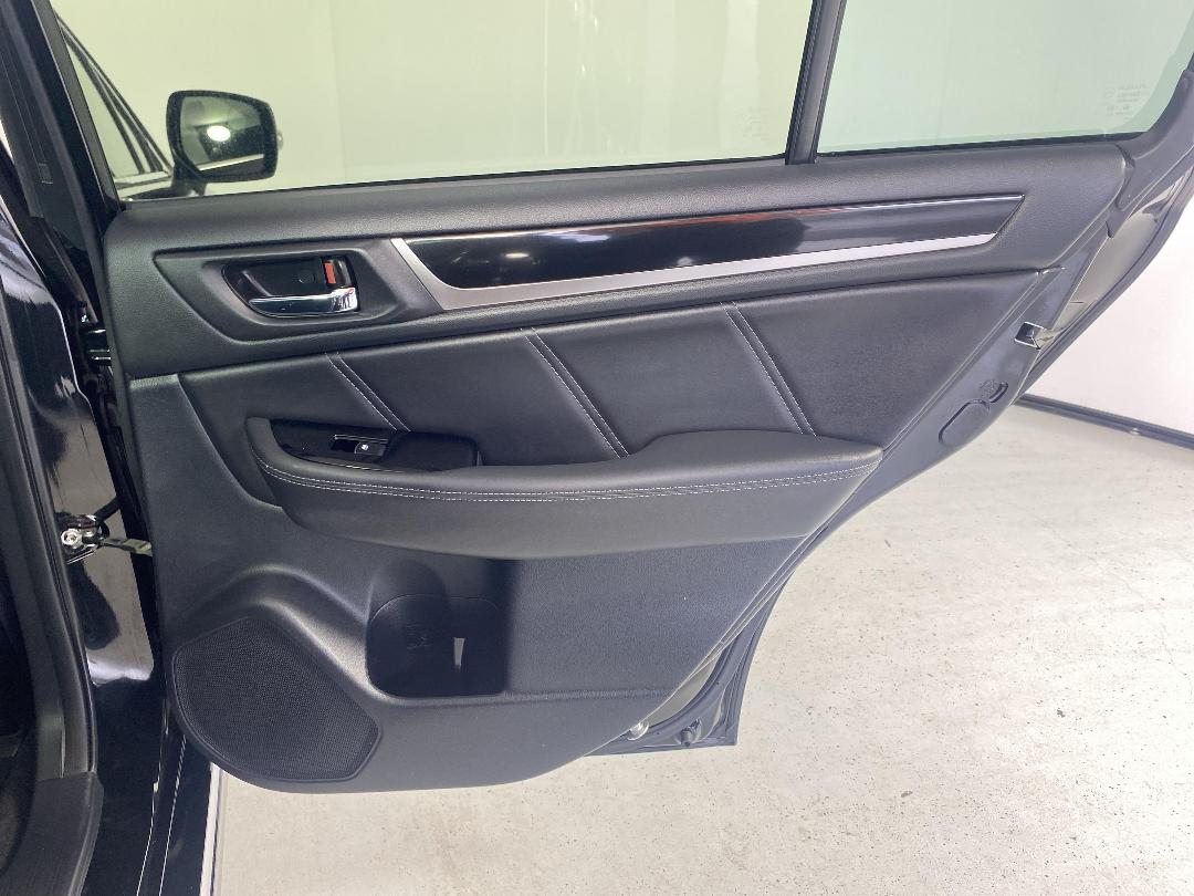 Photo '19' of Subaru Legacy