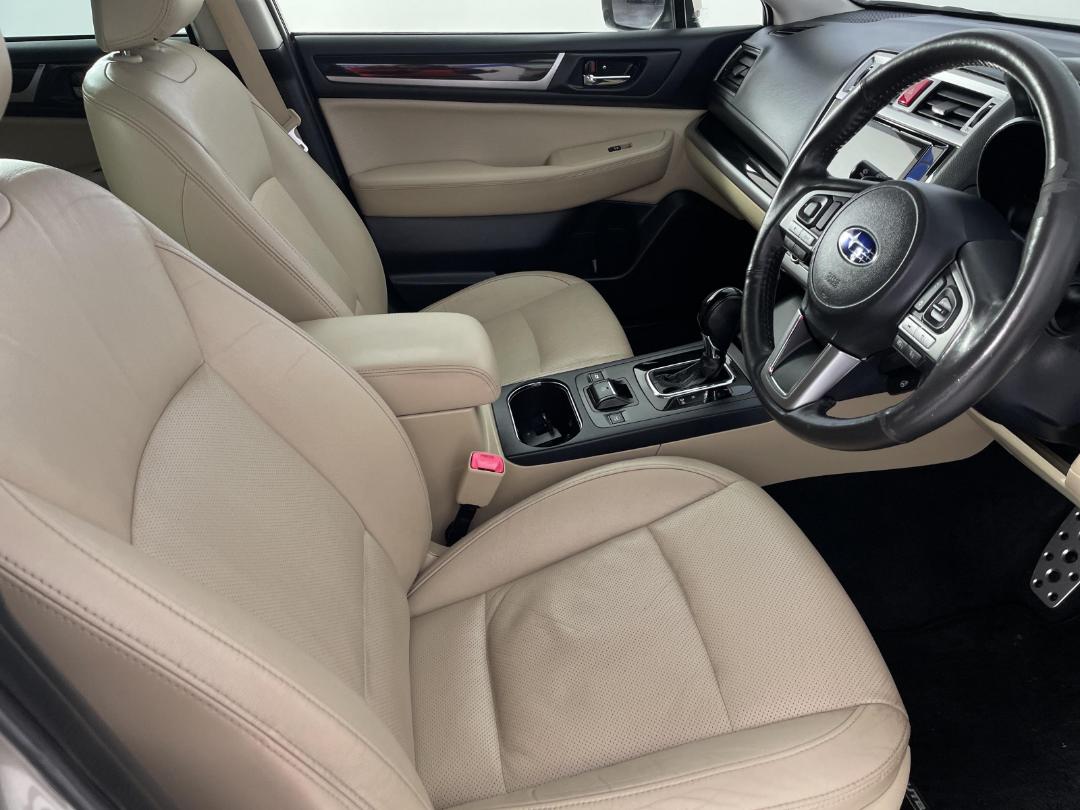 Photo '16' of Subaru Outback