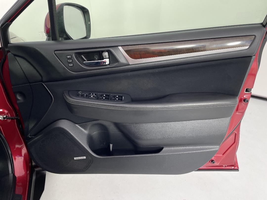 Photo '15' of Subaru Outback