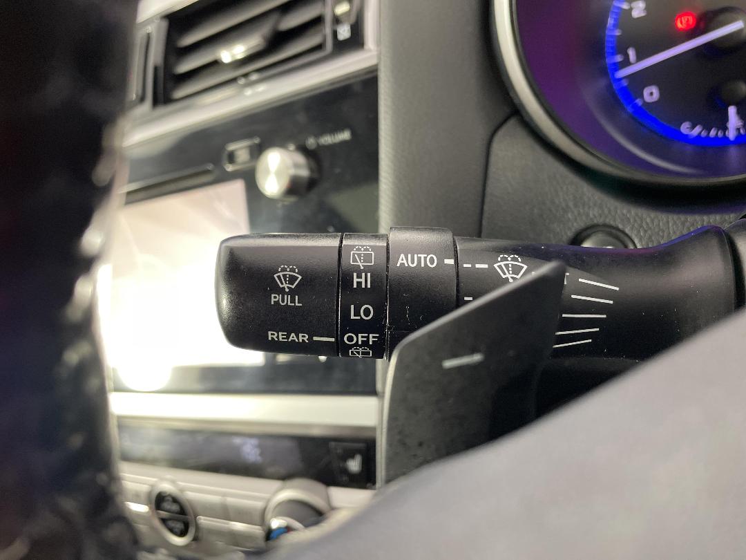 Photo '30' of Subaru Outback