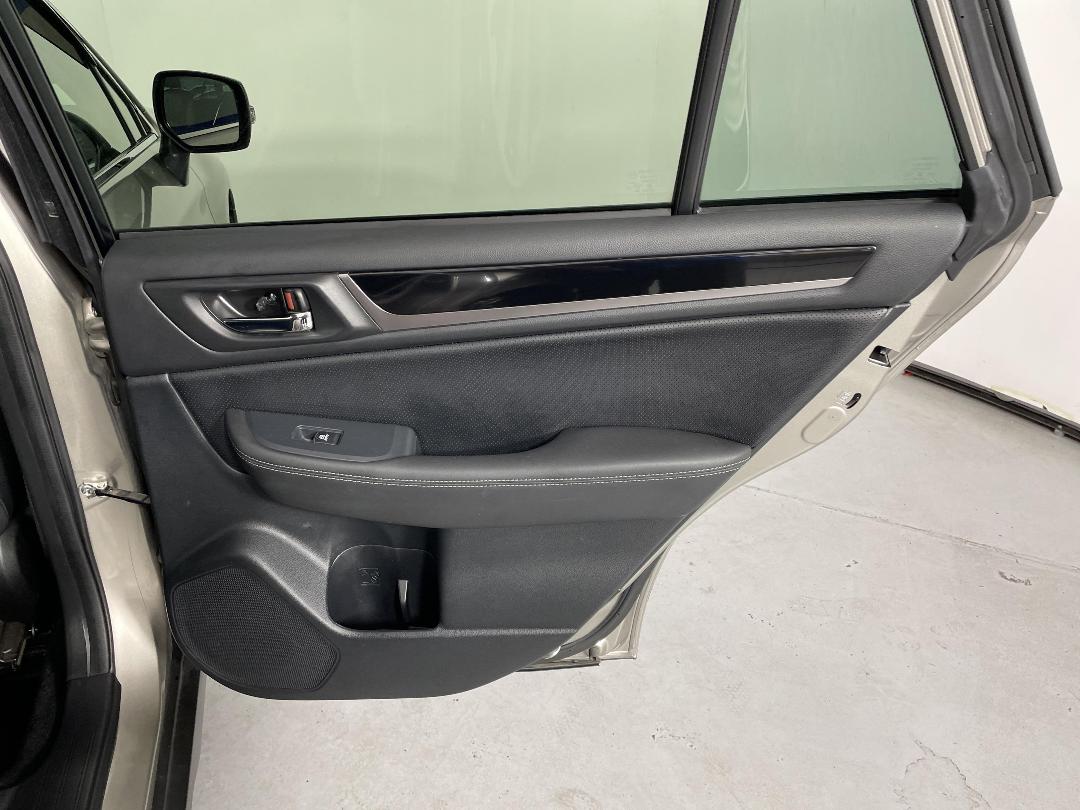 Photo '19' of Subaru Outback Photo '19' of Subaru Outback