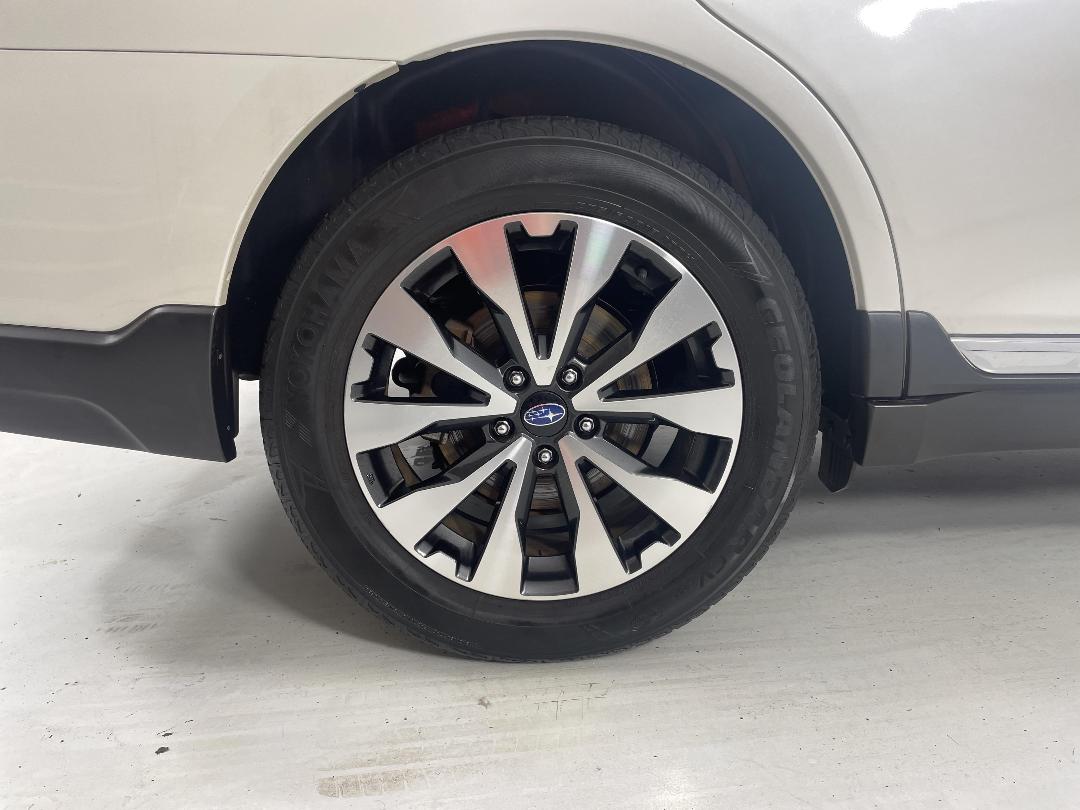 Photo '12' of Subaru Outback