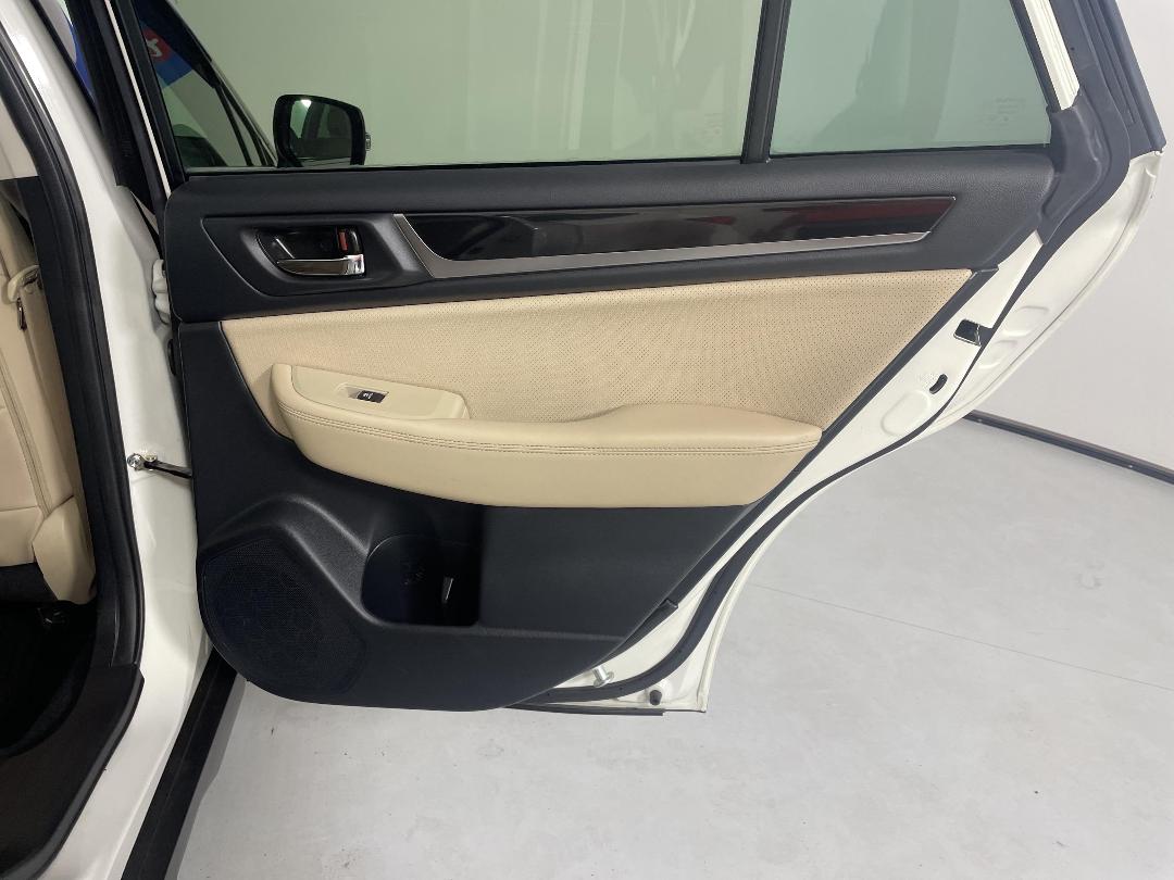 Photo '19' of Subaru Outback