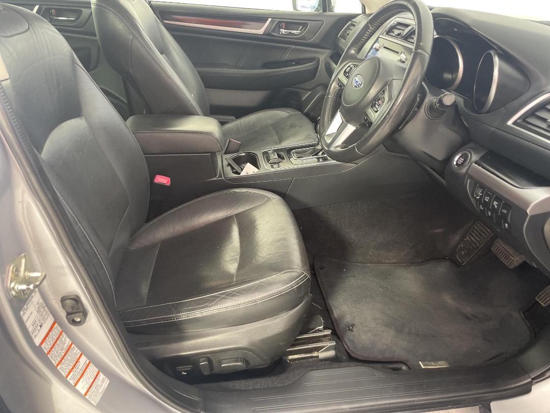 Photo '16' of Subaru Outback