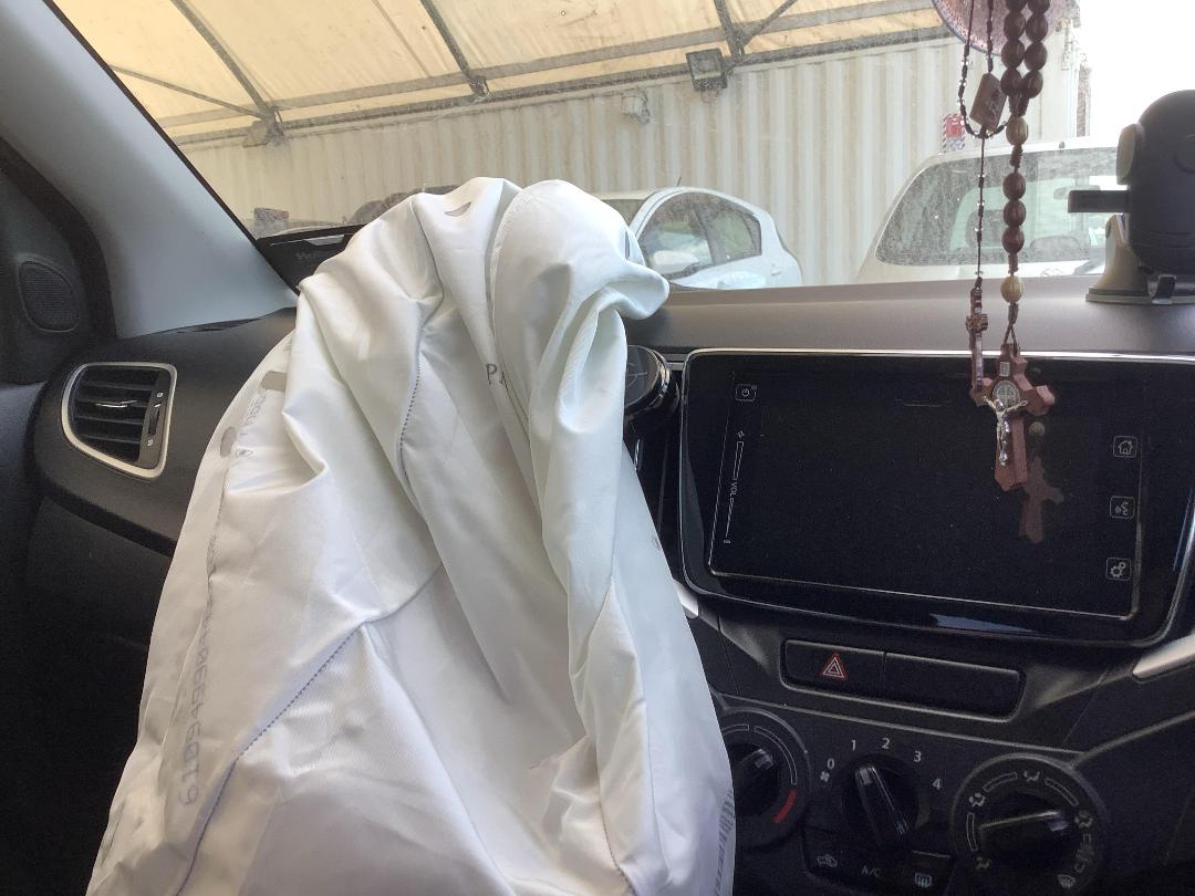 Photo '21' of Suzuki Baleno Glxa Photo '21' of Suzuki Baleno Glxa