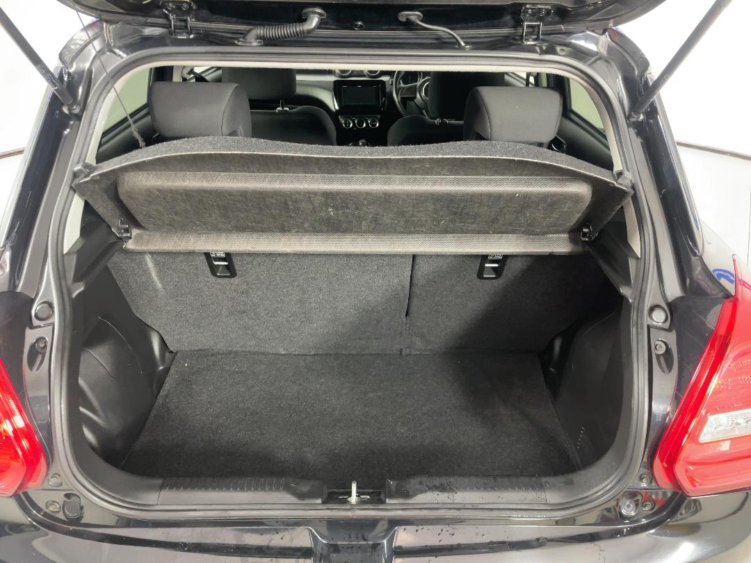 Photo '14' of Suzuki Swift Photo '14' of Suzuki Swift