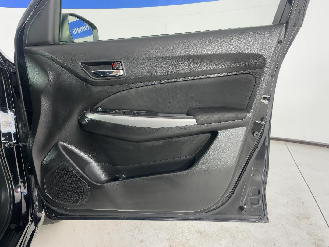 Photo '15' of Suzuki Swift Photo '15' of Suzuki Swift