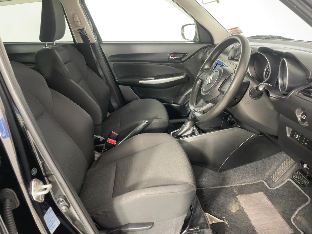 Photo '16' of Suzuki Swift Photo '16' of Suzuki Swift