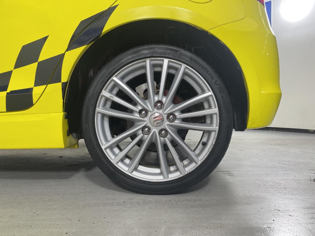 Photo '11' of Suzuki Swift