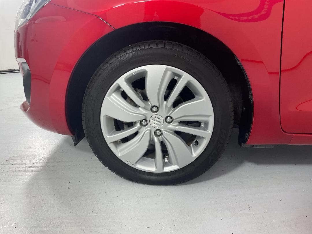 Photo '10' of Suzuki Swift