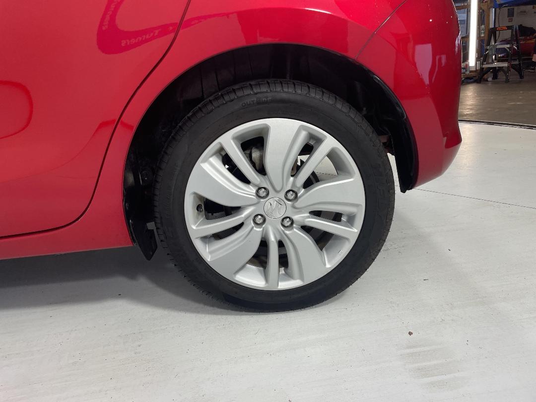 Photo '11' of Suzuki Swift