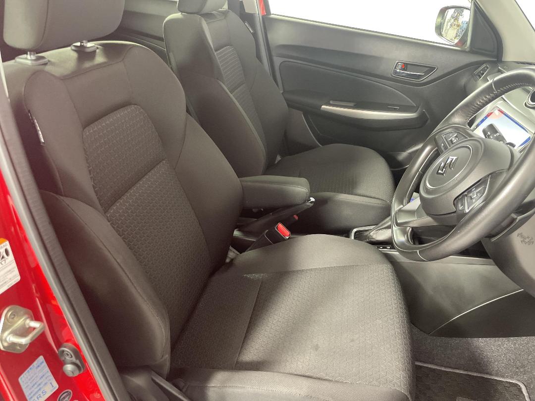 Photo '16' of Suzuki Swift