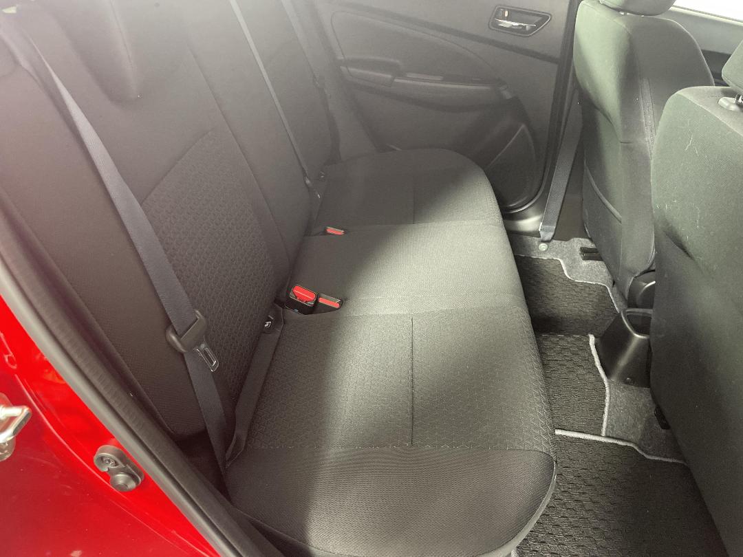 Photo '20' of Suzuki Swift