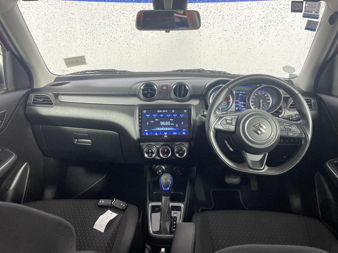 Photo '17' of Suzuki Swift