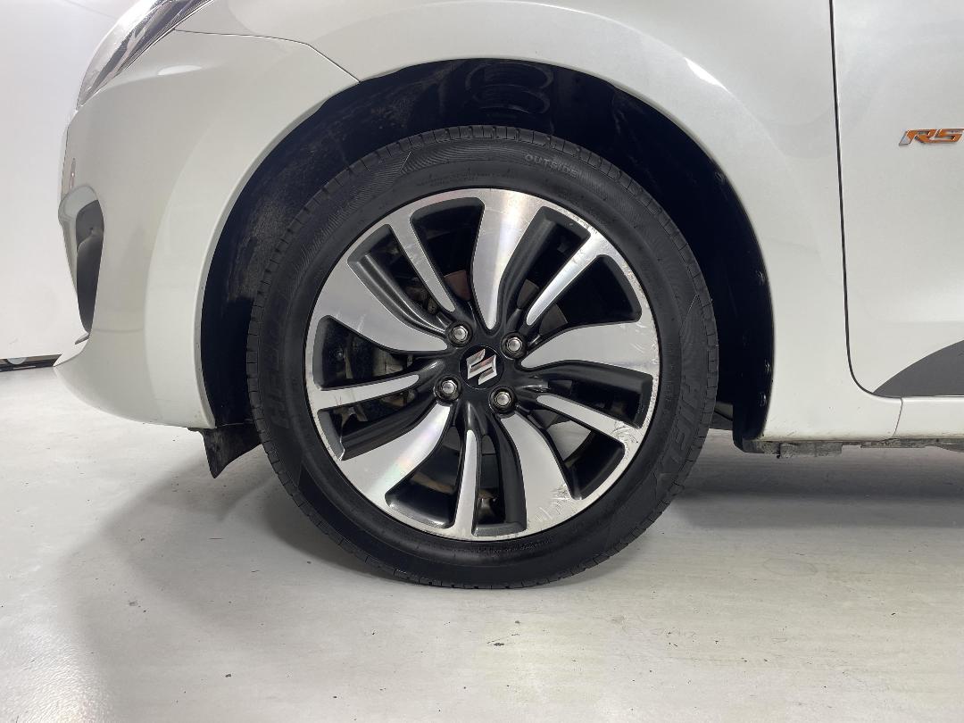 Photo '10' of Suzuki Swift Photo '10' of Suzuki Swift