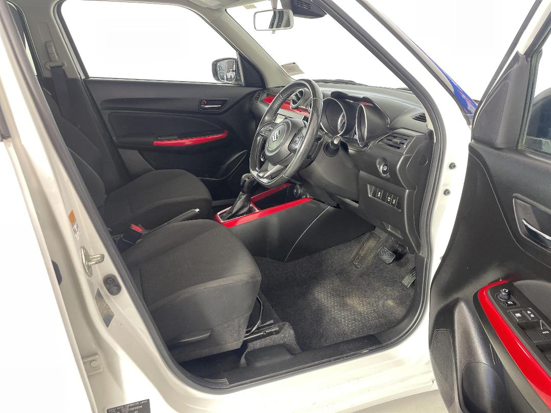 Photo '16' of Suzuki Swift Photo '16' of Suzuki Swift