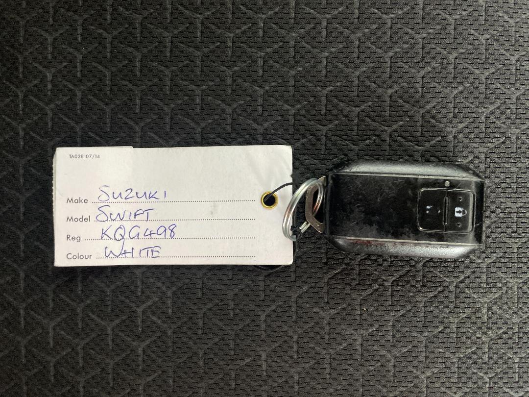 Photo '22' of Suzuki Swift Photo '22' of Suzuki Swift