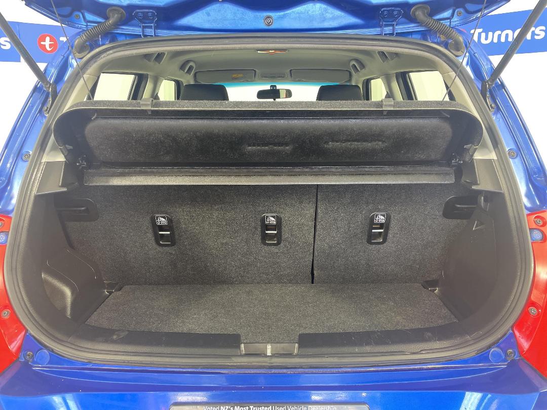 Photo '14' of Suzuki Swift