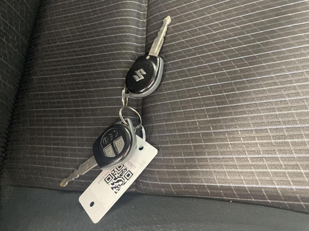 Photo '22' of Suzuki Swift