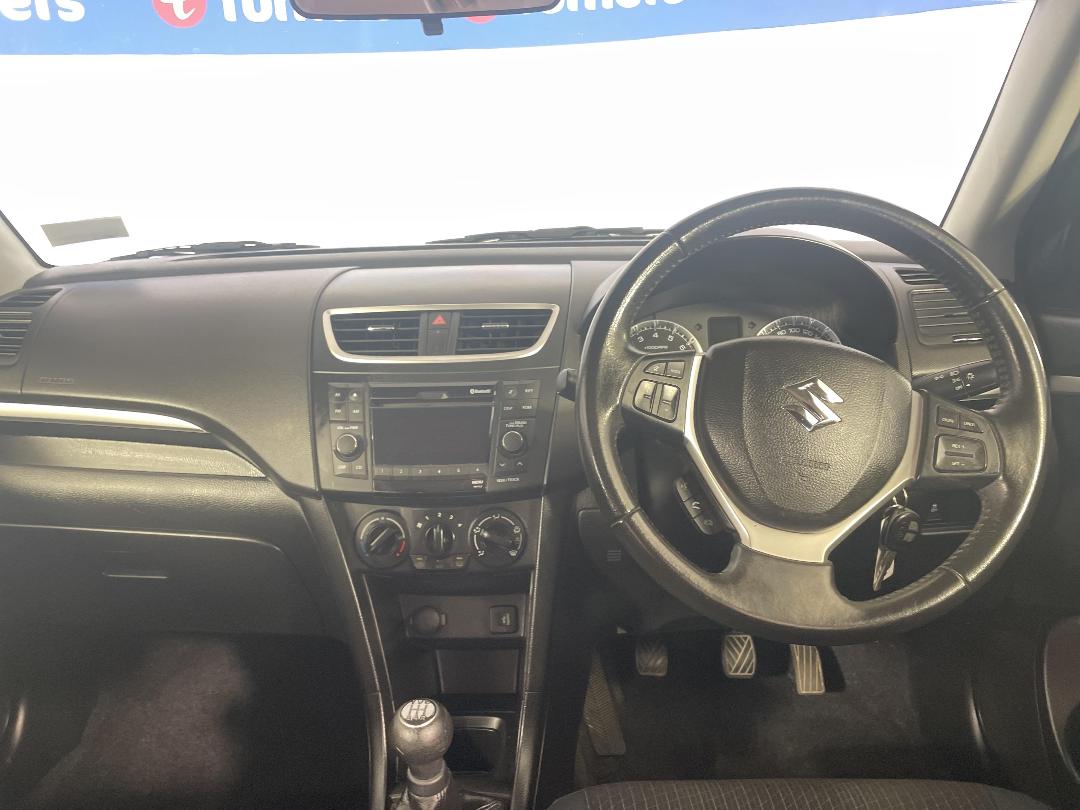 Photo '17' of Suzuki Swift