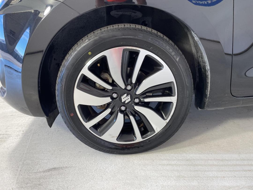 Photo '10' of Suzuki Swift