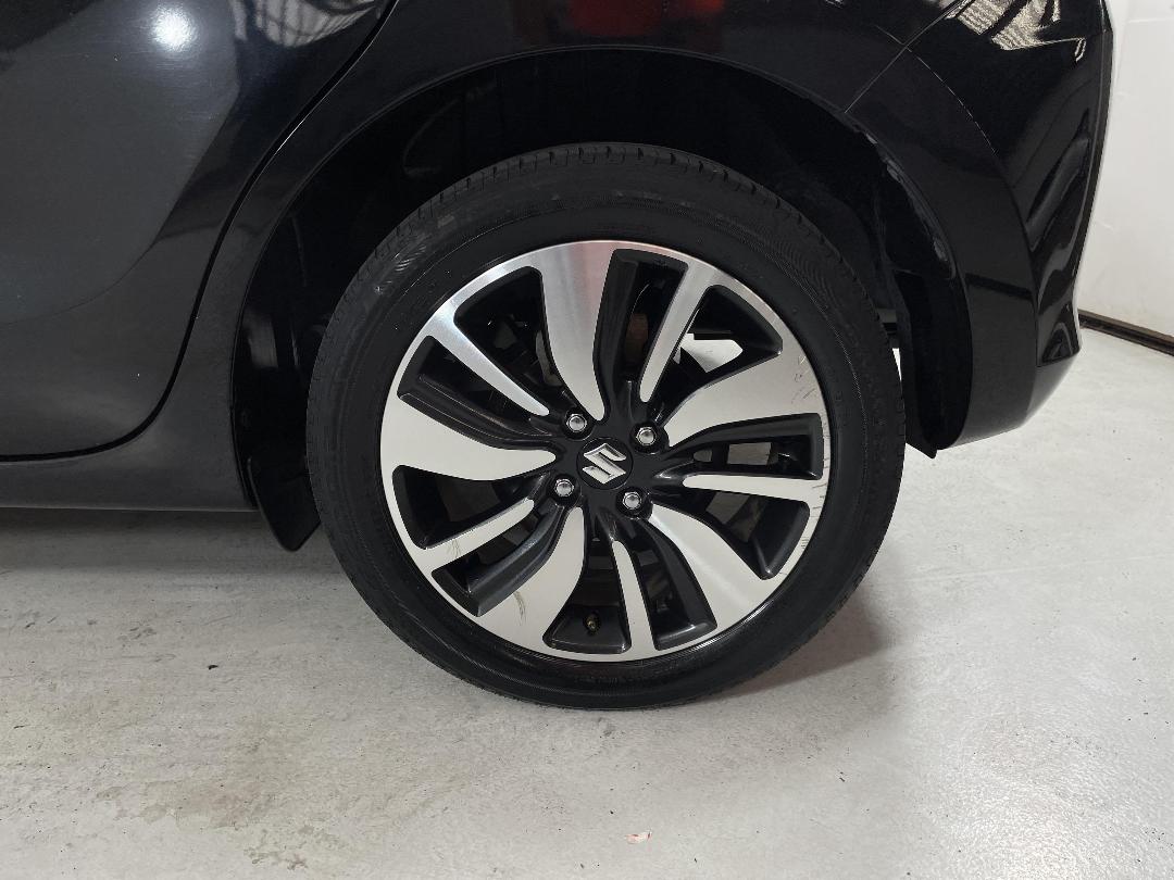 Photo '11' of Suzuki Swift