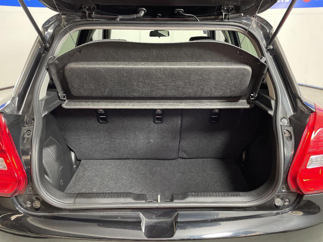 Photo '14' of Suzuki Swift