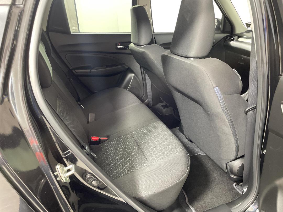 Photo '20' of Suzuki Swift