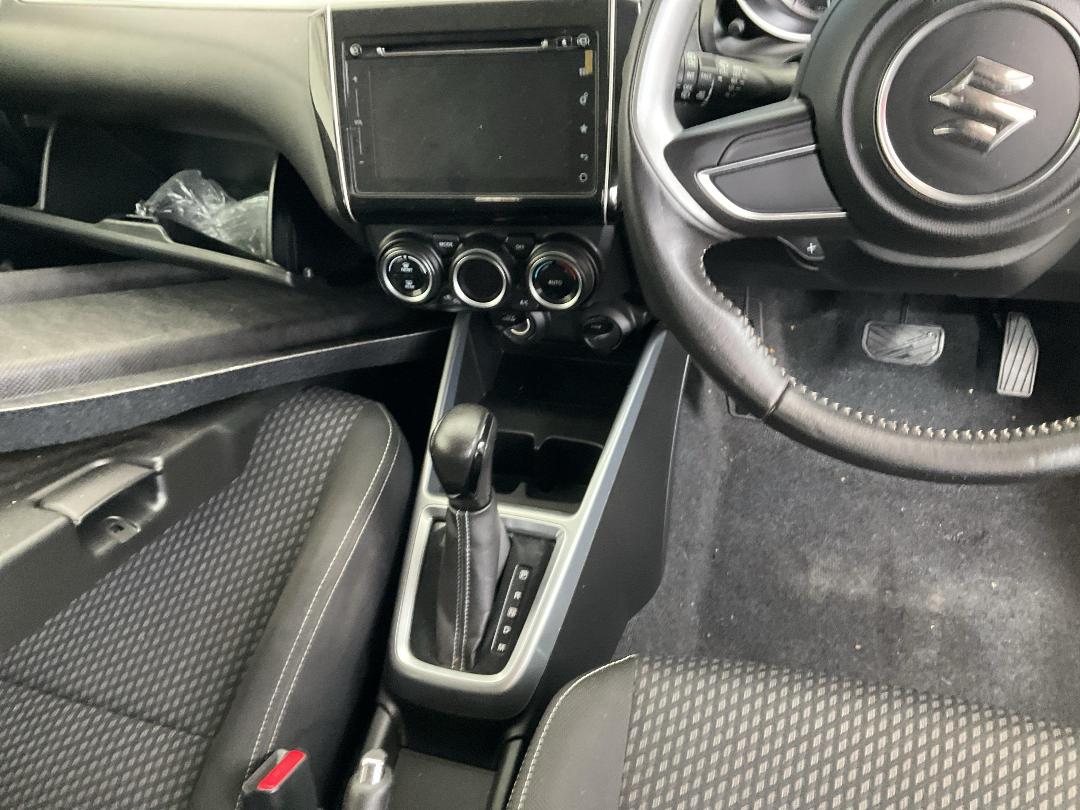 Photo '11' of Suzuki Swift Hybrid