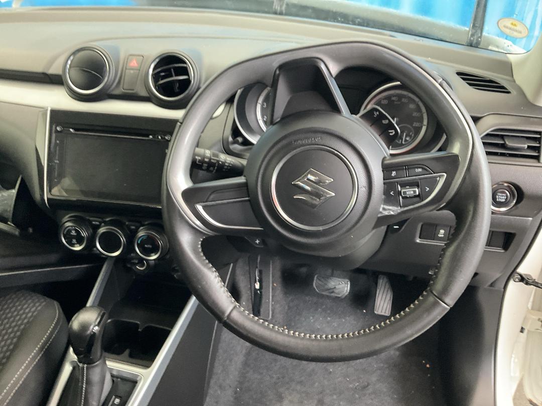 Photo '10' of Suzuki Swift Hybrid