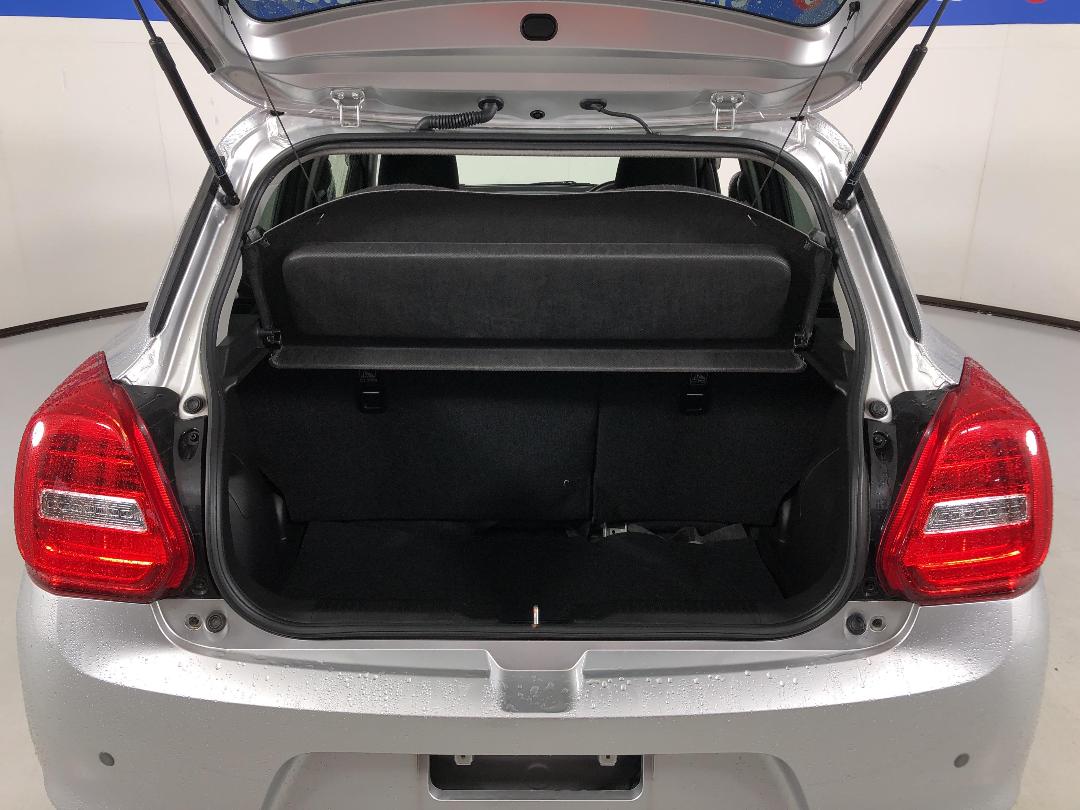 Photo '14' of Suzuki Swift