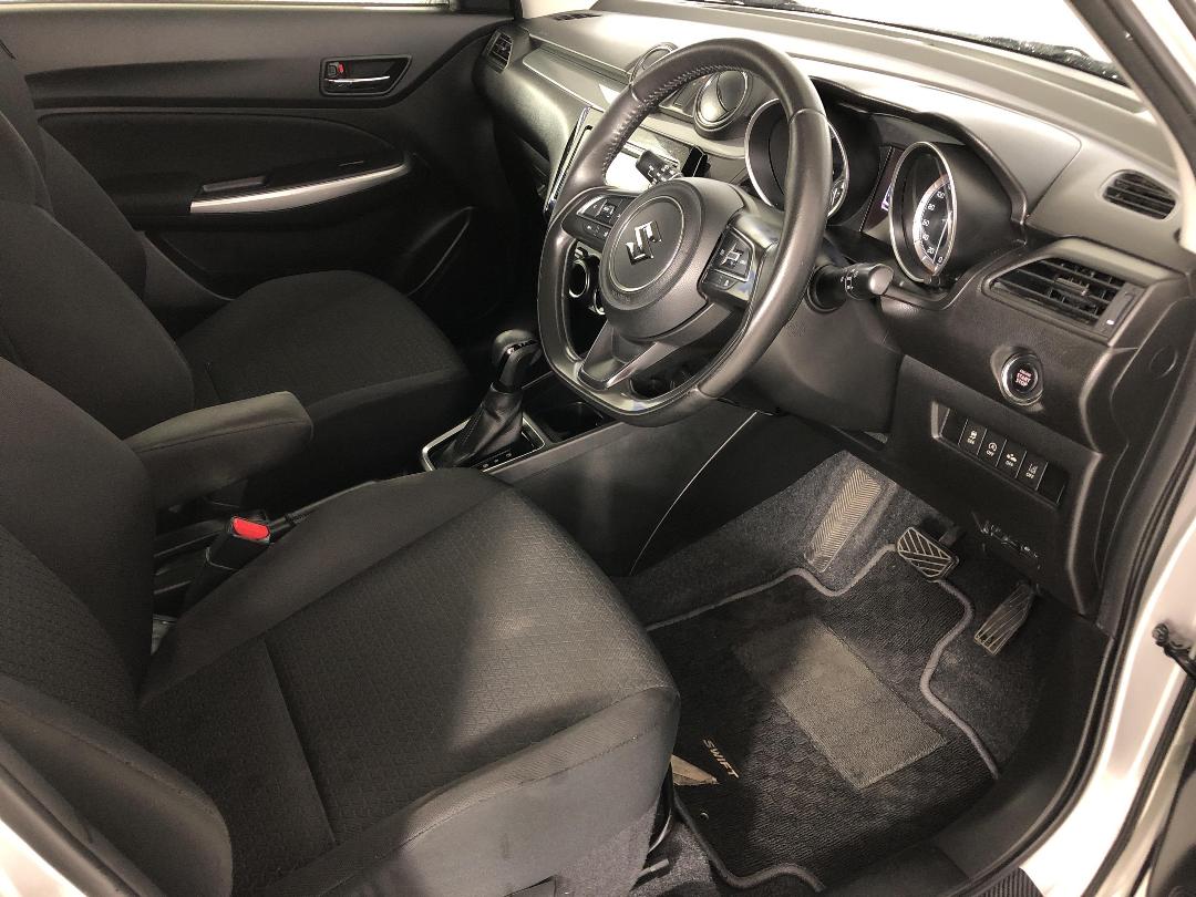 Photo '16' of Suzuki Swift