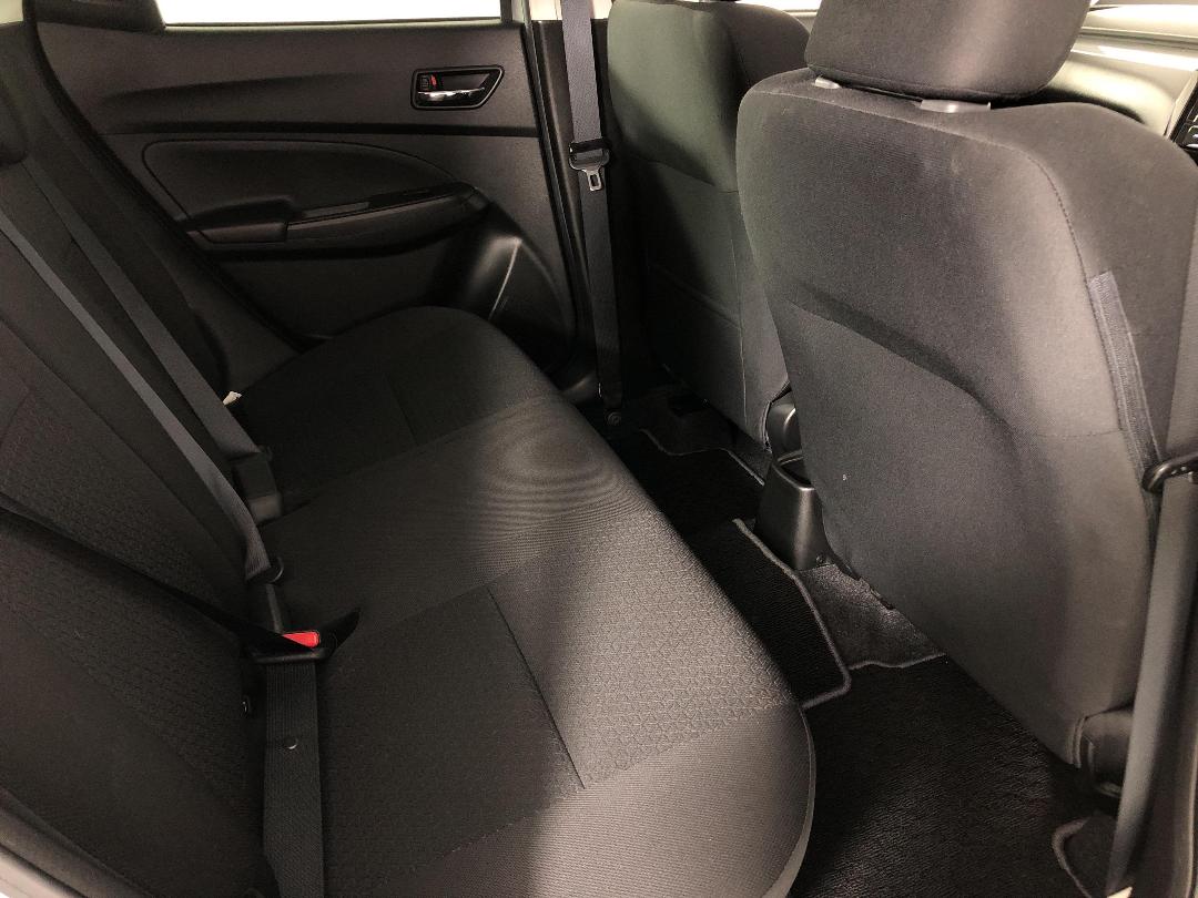 Photo '20' of Suzuki Swift