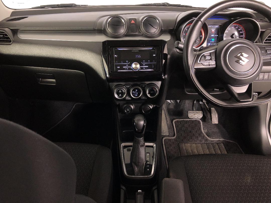 Photo '17' of Suzuki Swift