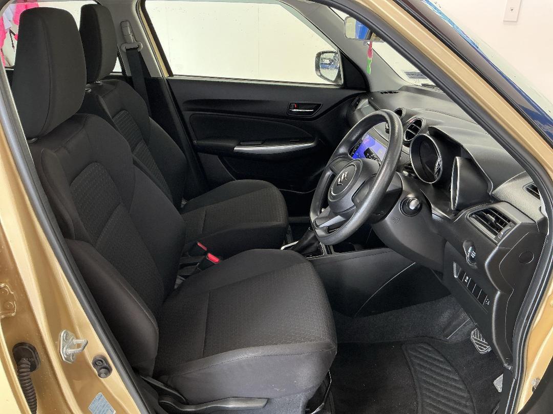 Photo '16' of Suzuki Swift