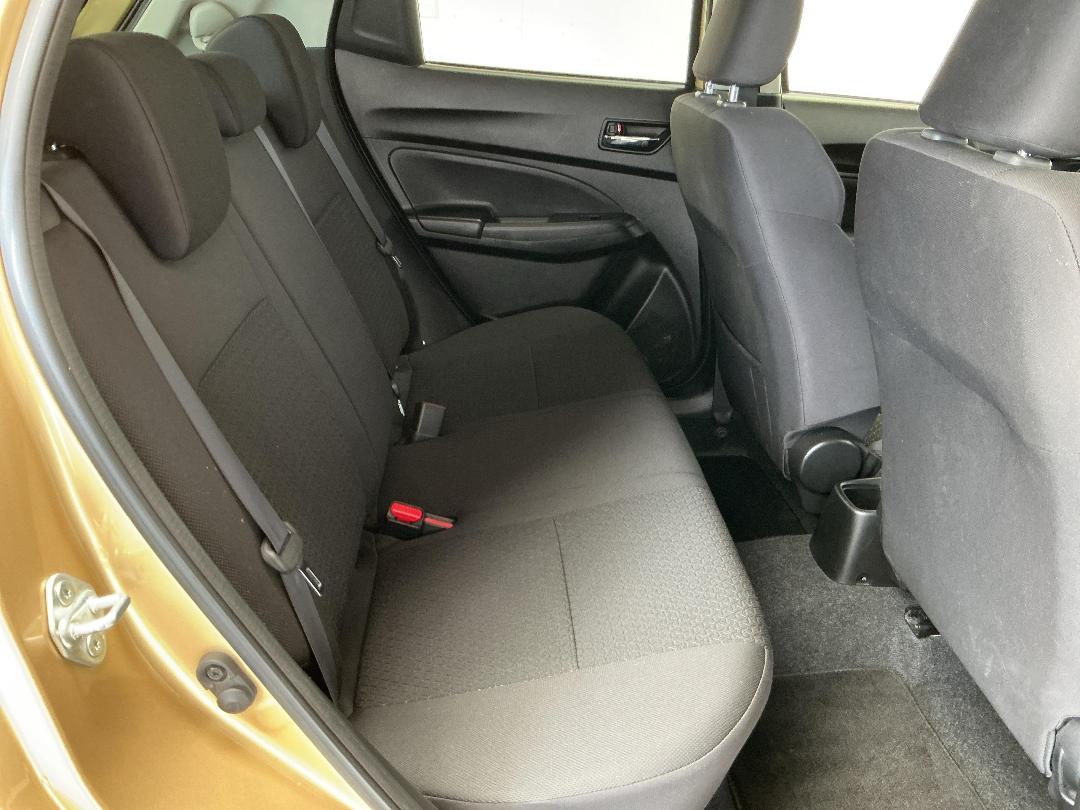 Photo '20' of Suzuki Swift