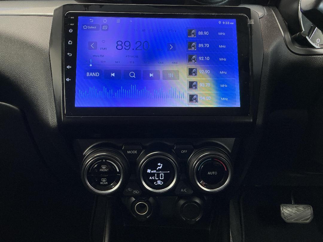 Photo '18' of Suzuki Swift