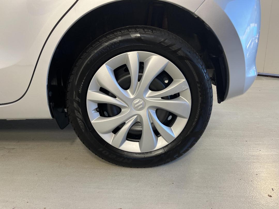 Photo '11' of Suzuki Swift