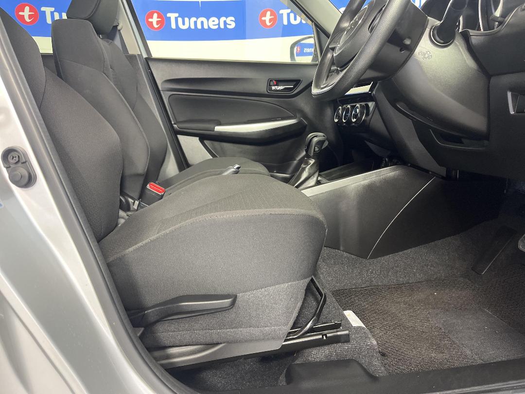 Photo '16' of Suzuki Swift