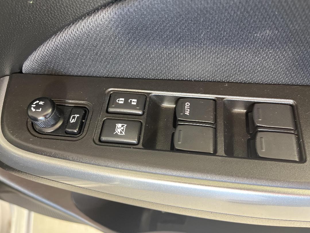 Photo '24' of Suzuki Swift