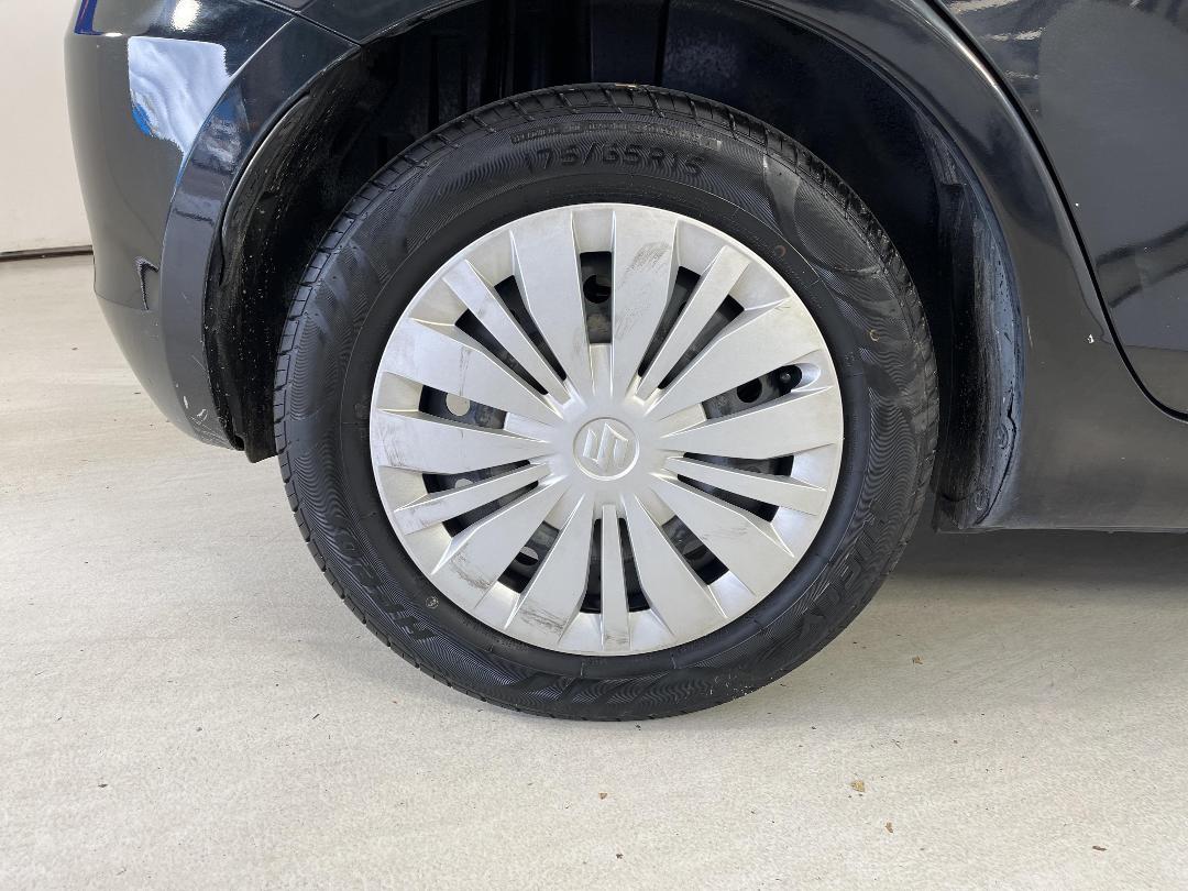 Photo '12' of Suzuki Swift Photo '12' of Suzuki Swift