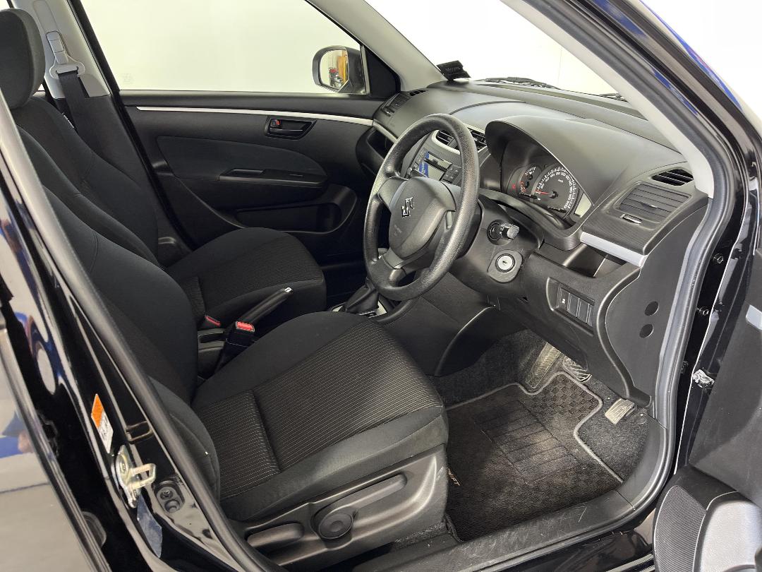 Photo '16' of Suzuki Swift Photo '16' of Suzuki Swift