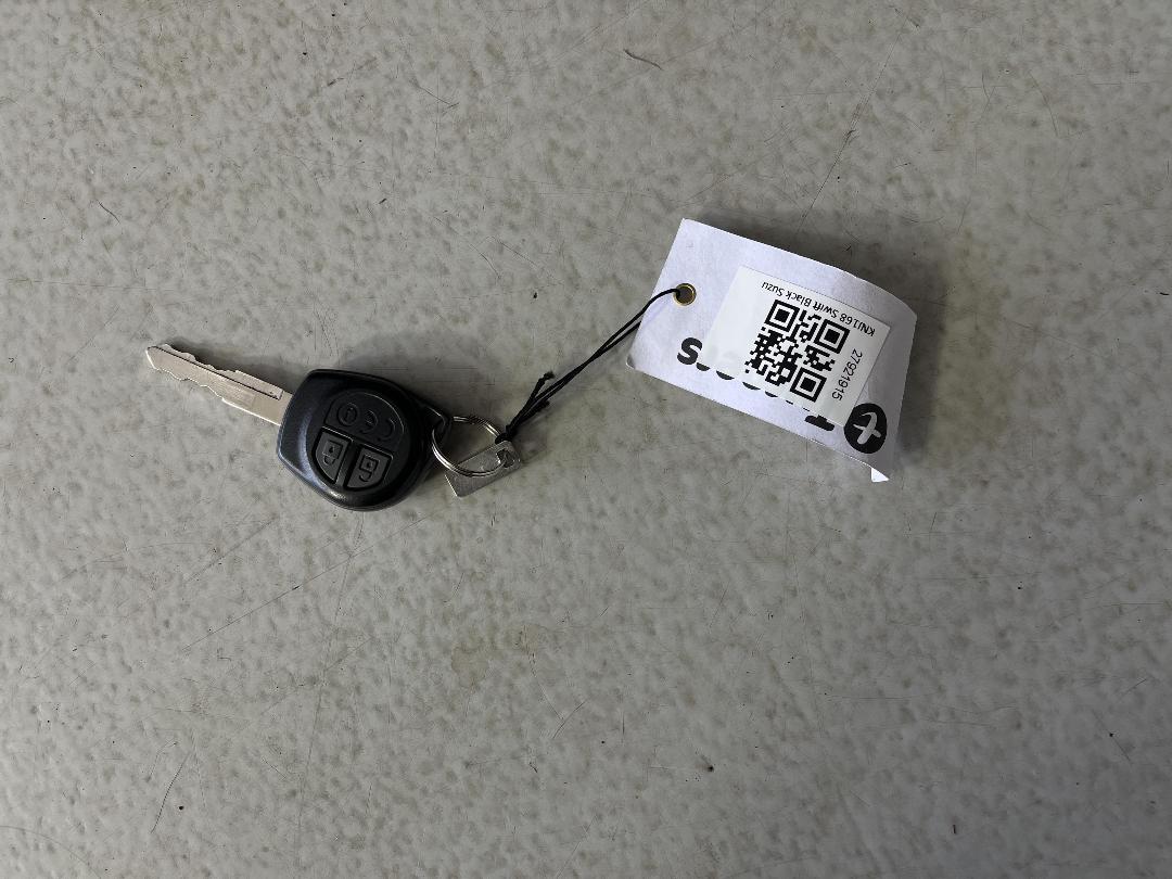 Photo '22' of Suzuki Swift Photo '22' of Suzuki Swift