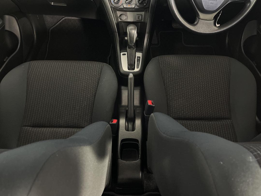 Photo '18' of Suzuki Swift Photo '18' of Suzuki Swift