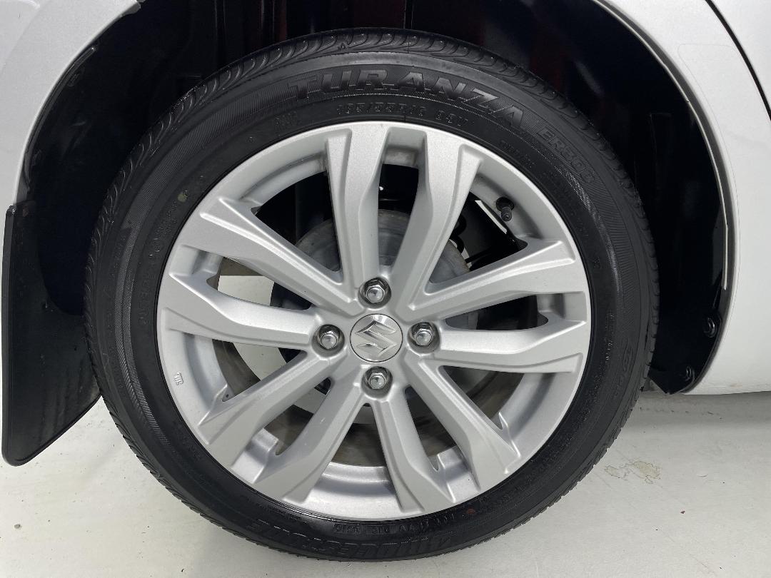 Photo '12' of Suzuki Swift