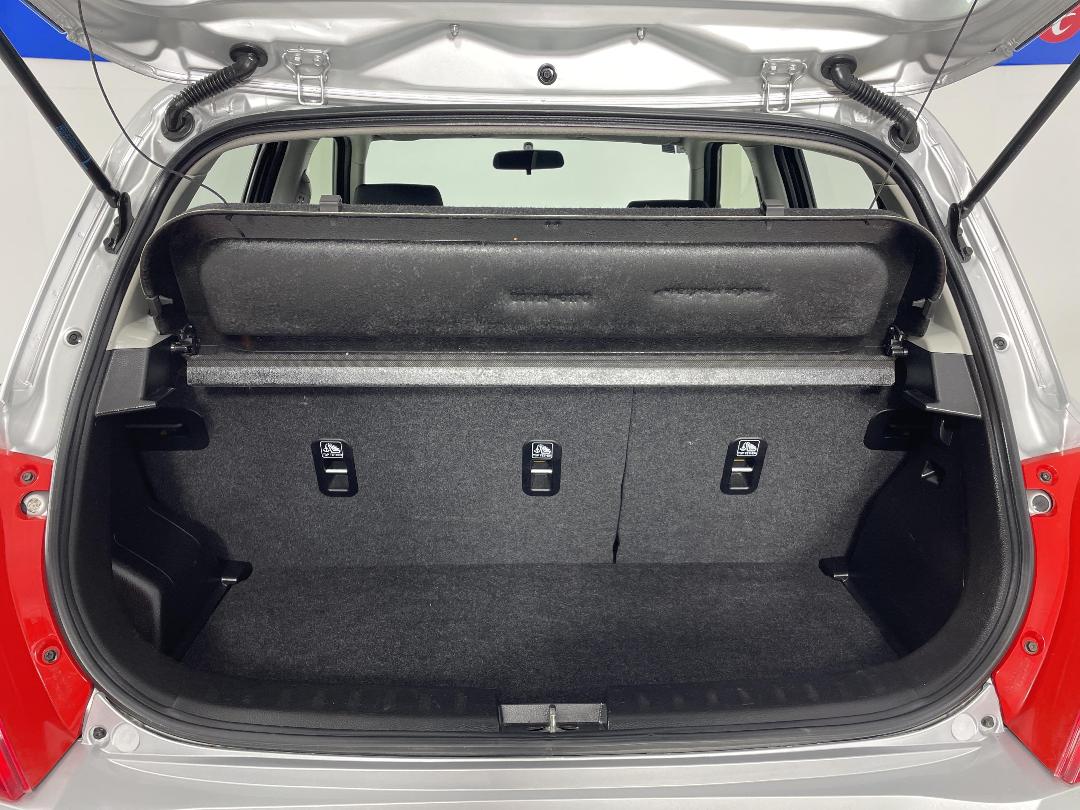 Photo '14' of Suzuki Swift