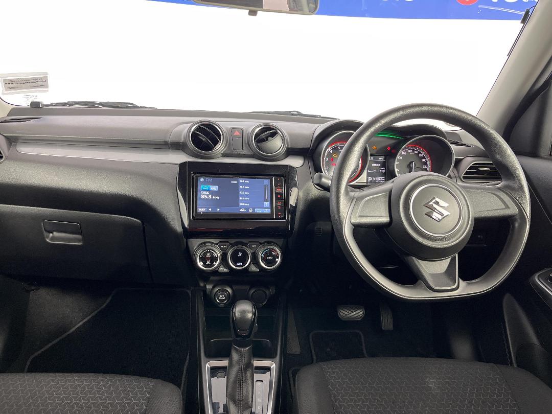 Photo '17' of Suzuki Swift