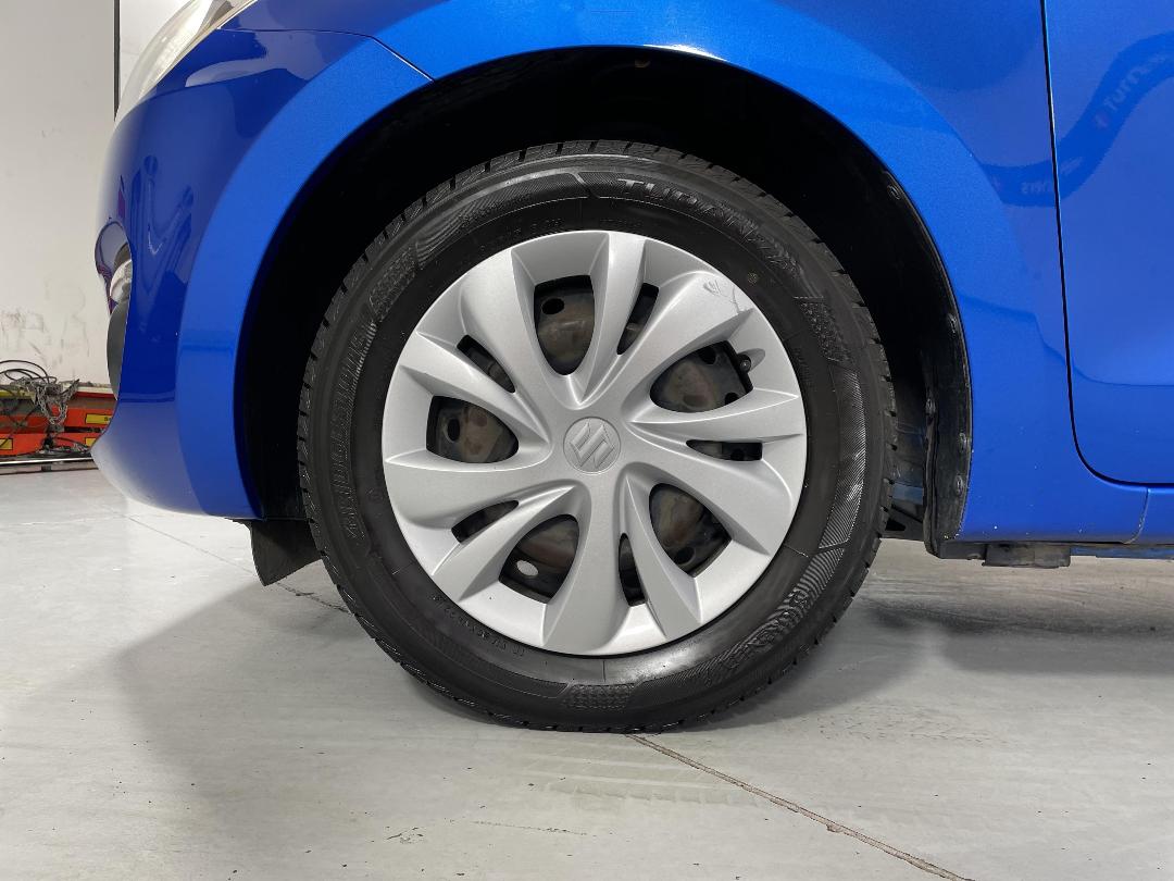 Photo '10' of Suzuki Swift