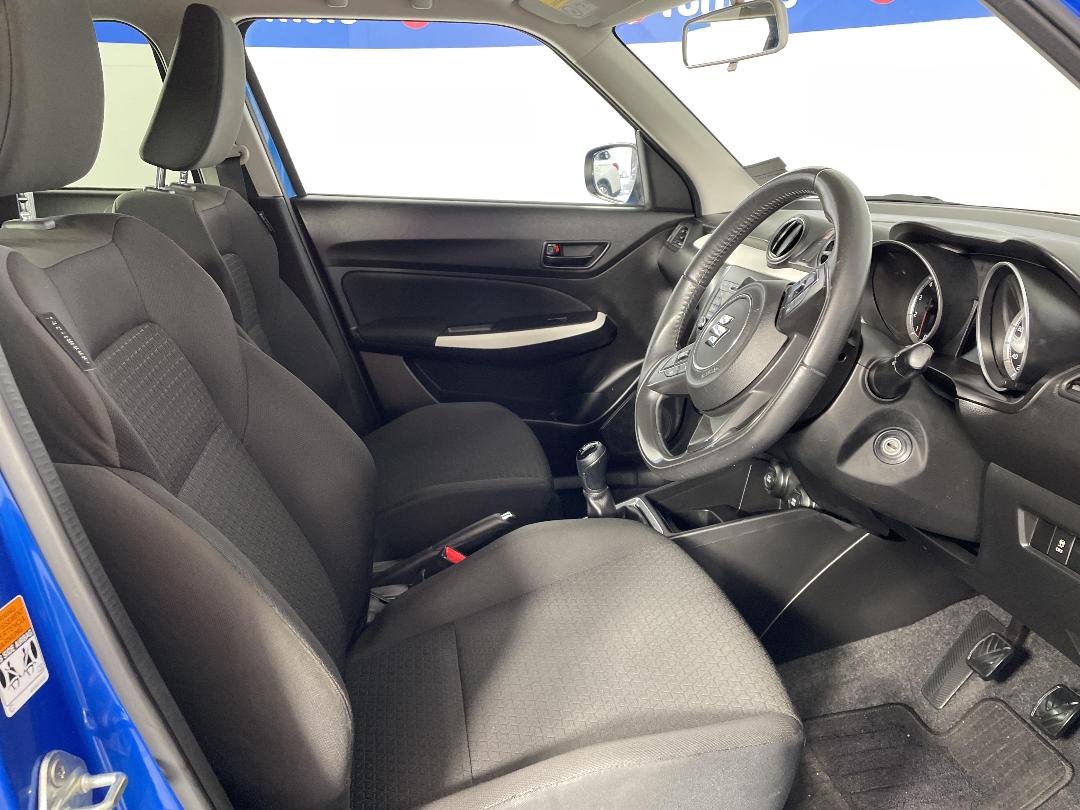 Photo '16' of Suzuki Swift